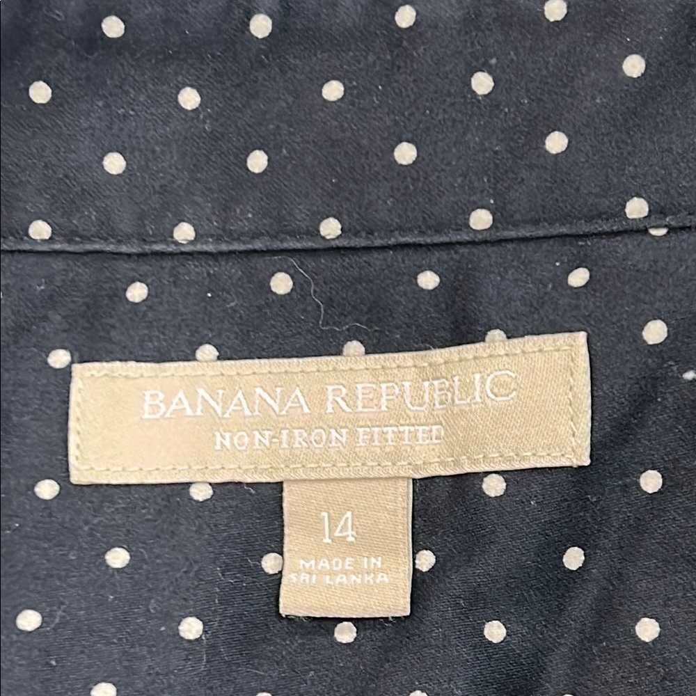 NWOT Banana Republic Navy and White Polka Dot Sleeveless Shirt - Picture 7 of 9